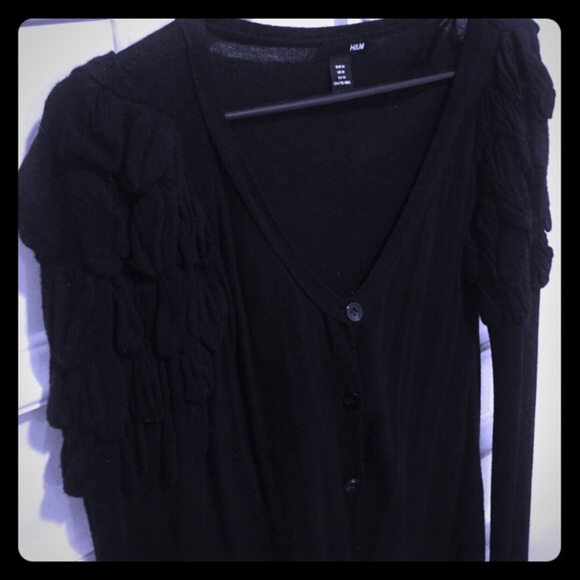 ๐ H&M ๐ซ Cardigan with Stylish Sleeve Detail โจ - Picture 2 of 3